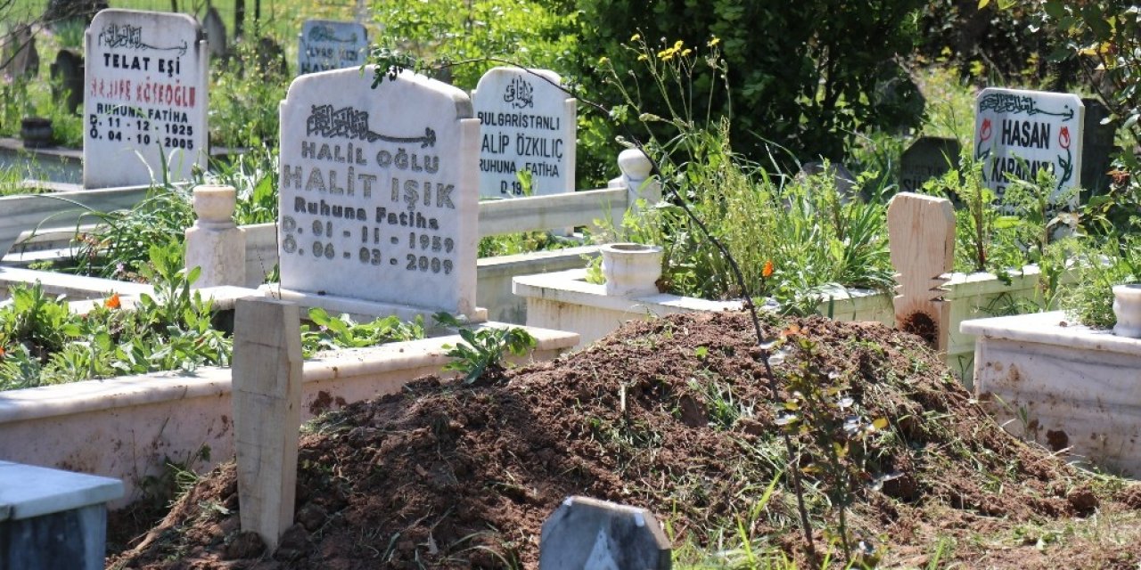 Koronayı yenip beyin kanamasından ölen Resmiye nine son yolculuğuna uğurlandı