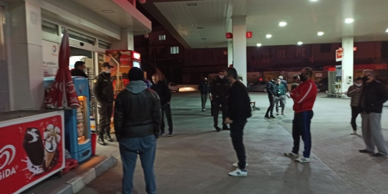 Yasak sona erdi, benzin istasyonu marketleri doldu taştı