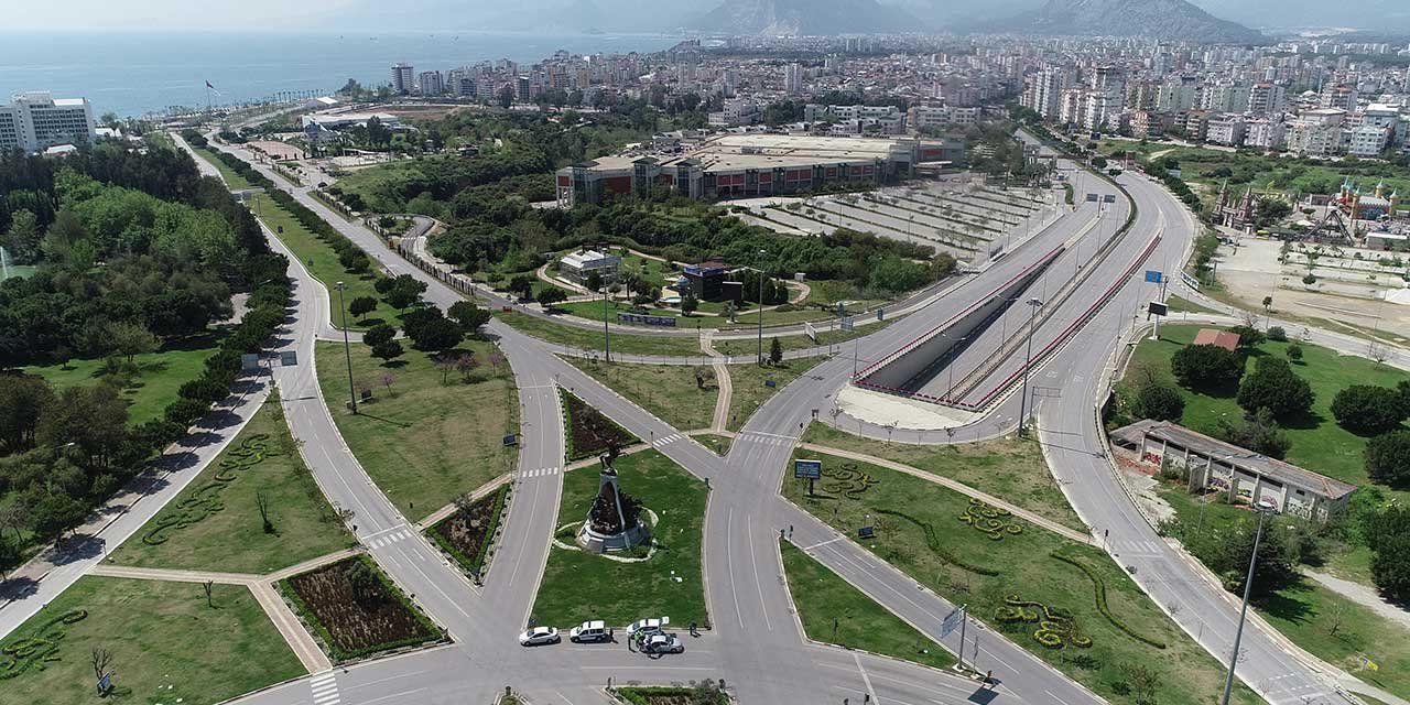 Geçen yıl rekor kıran Antalya, tarihinin en sakin günlerini yaşıyor