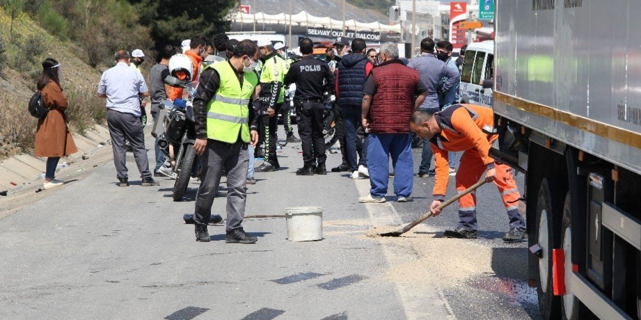 Motosikletle polis feci kazada ağır yaralandı