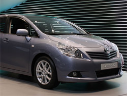 Toyota yükselişteki araçlarını çağırdı