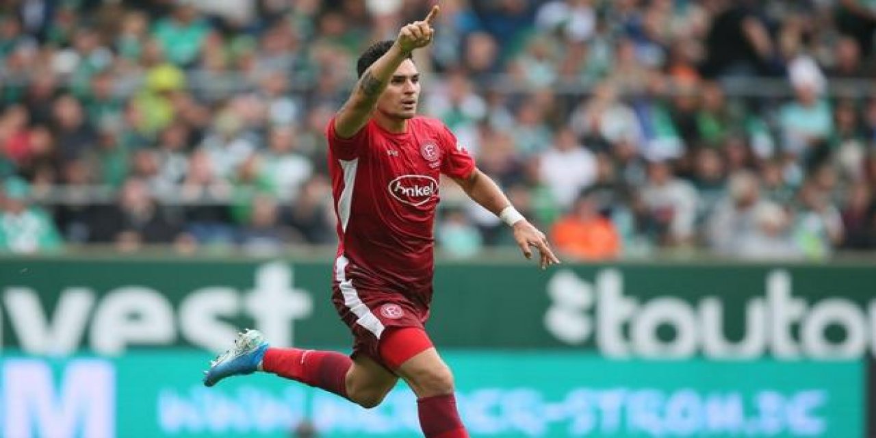 Milli Futbolcu Kaan Ayhan, Türkiye'den Transfer Teklifi Aldım