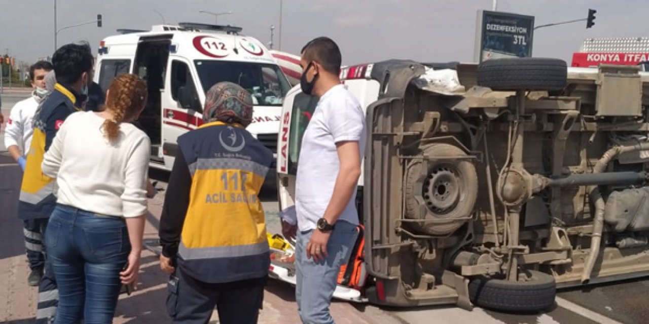 Konya istanbul yolunda kaza! Ambulans devrildi