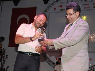 Nasreddin Hoca Onur Ödül'ü Ali Sunal'a