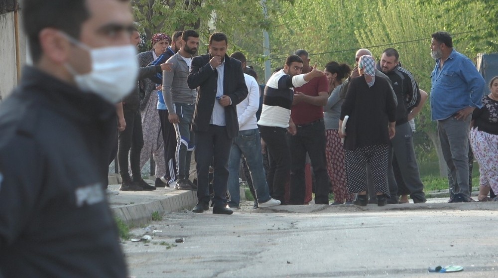 Denizli'de 2 gündür süren aile kavgasına, polis sosyal mesafe cezası kesti