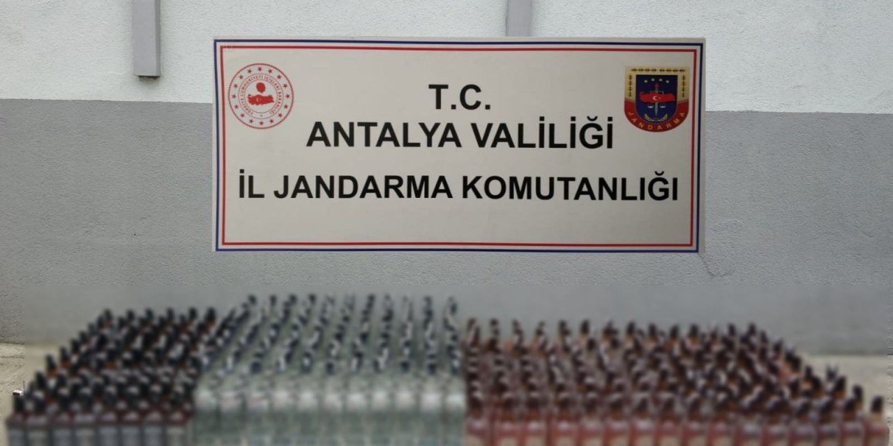 Antalya'da 300 litre kaçak içki ele geçirildi