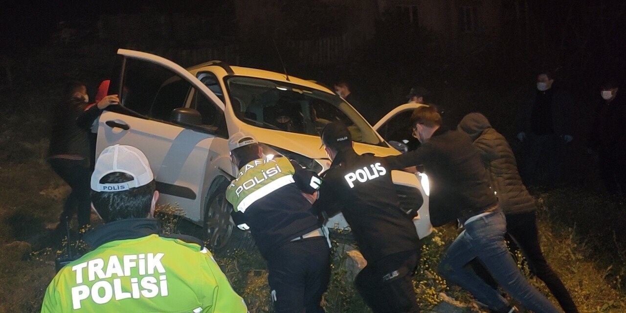 Yol kenarına park etmişti! 80 metre sürüklendi