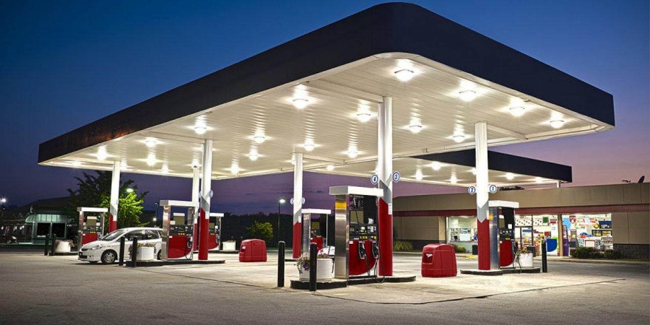 Sokağa Çıkma Yasağında Nöbetçi Petrol İstasyonlar Ve Lastikçiler