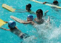 Tümörü yüzerek yendi