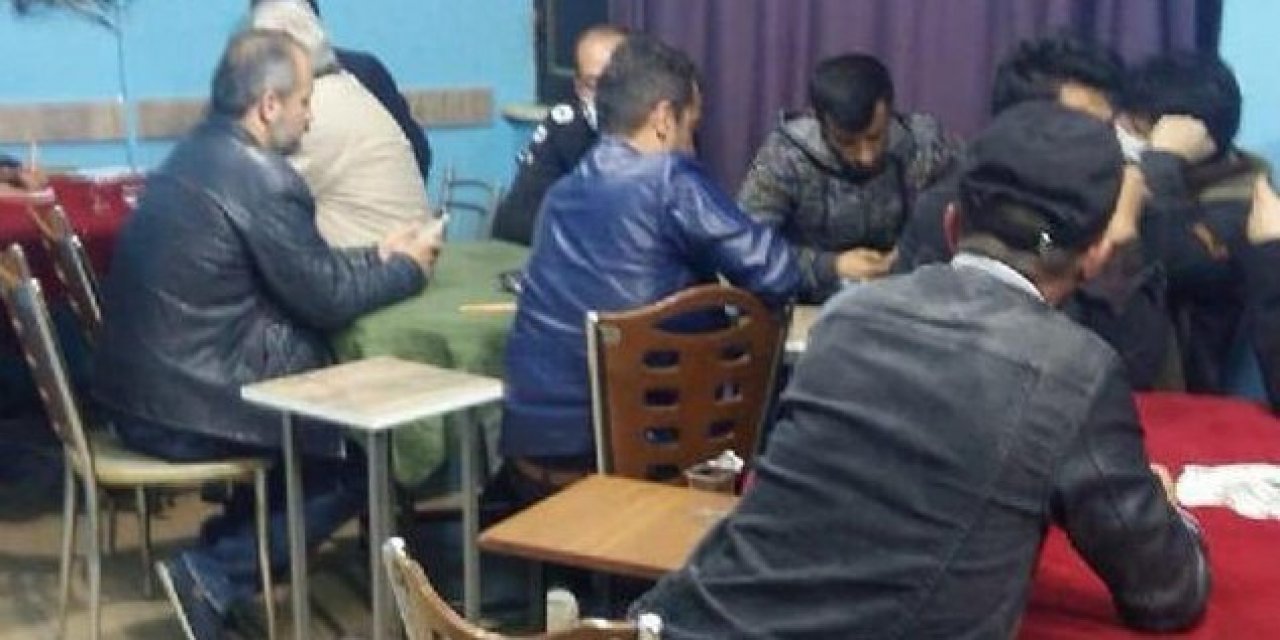 Kahvehaneye Baskın!