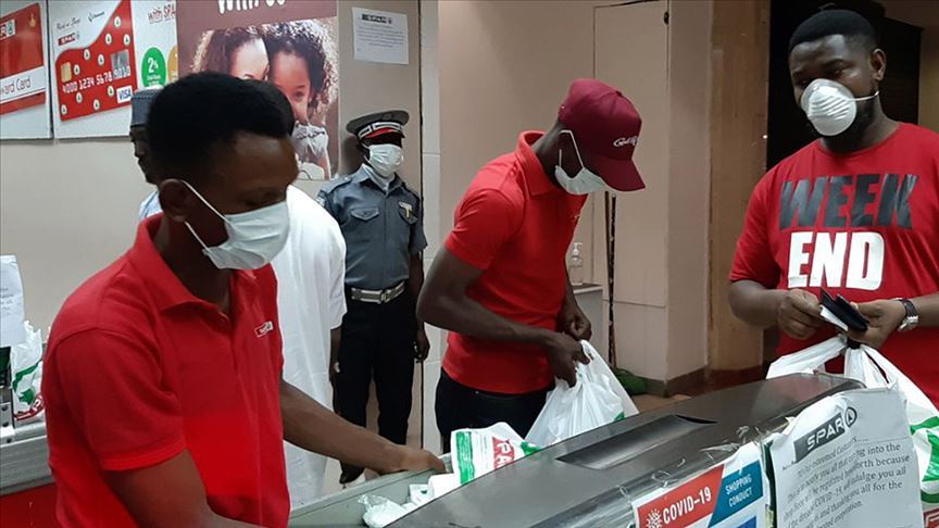 Ekipmanı olmayan doktorlar 'koronavirüs' grevi başlattı