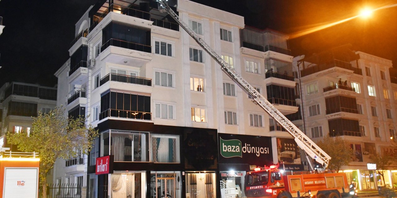 Aksaray'da gecenin sessizliğini bozan yangın