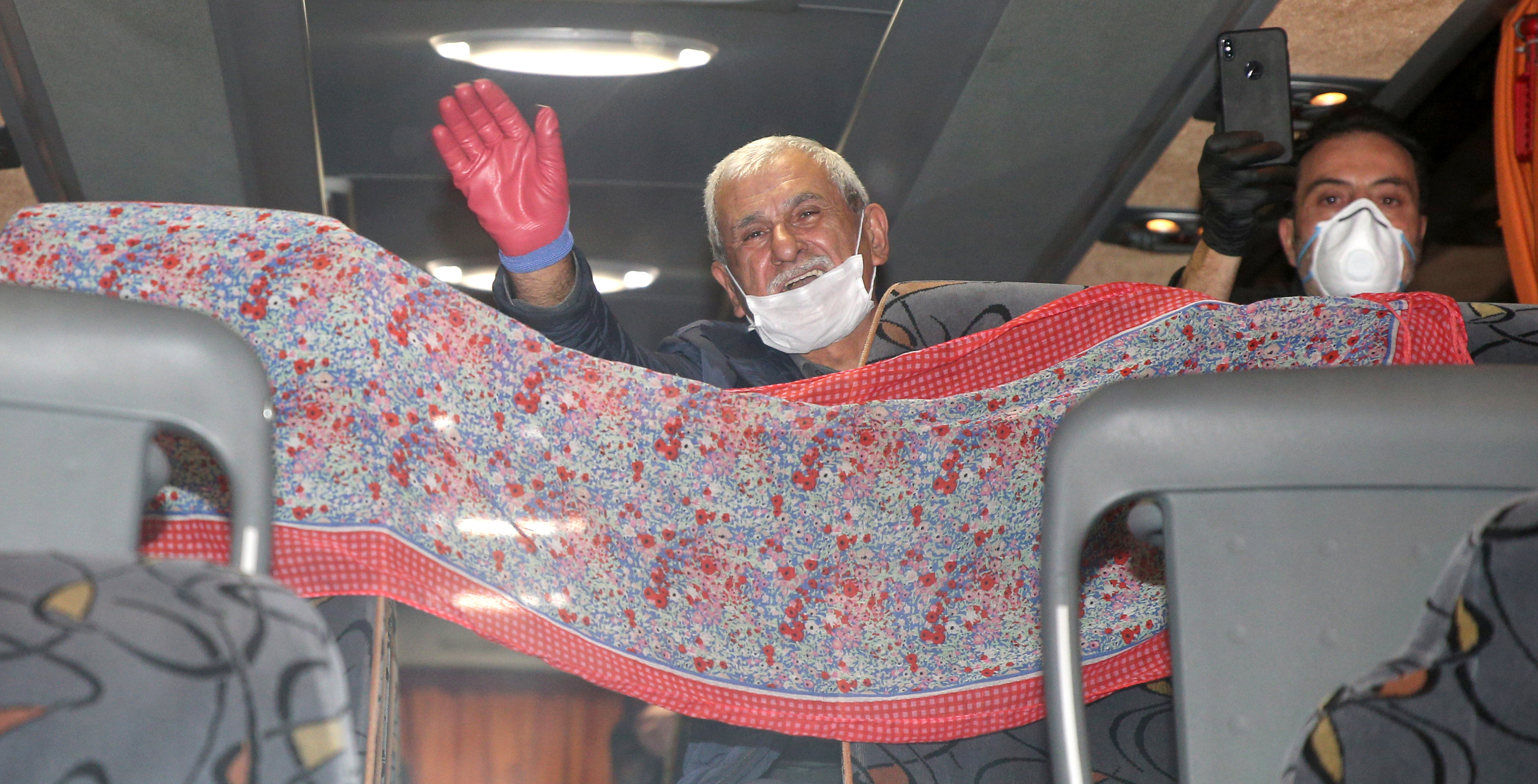 Almanya'dan 232 Türk vatandaşı daha getirildi