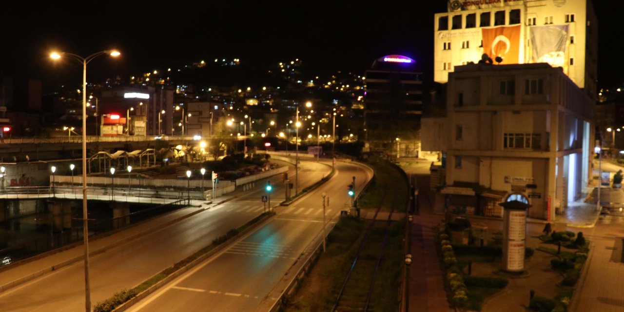 4 günlük kısıtlama başladı! İstisnalar, özel şartlar ve cezalar neler?