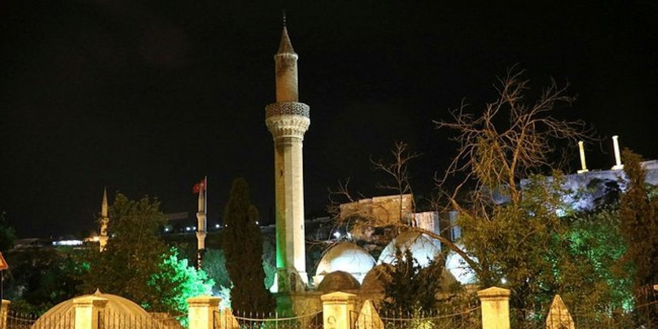 İstanbul'da ilk teravih namazı evlerde kılındı