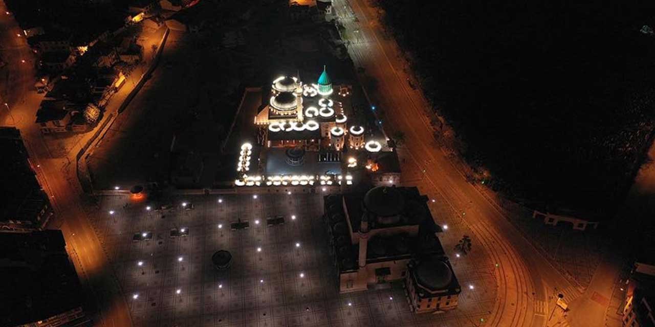 Konya iki önemli günü bir arada buruk yaşadı! İlk teravih evlerde eda edildi