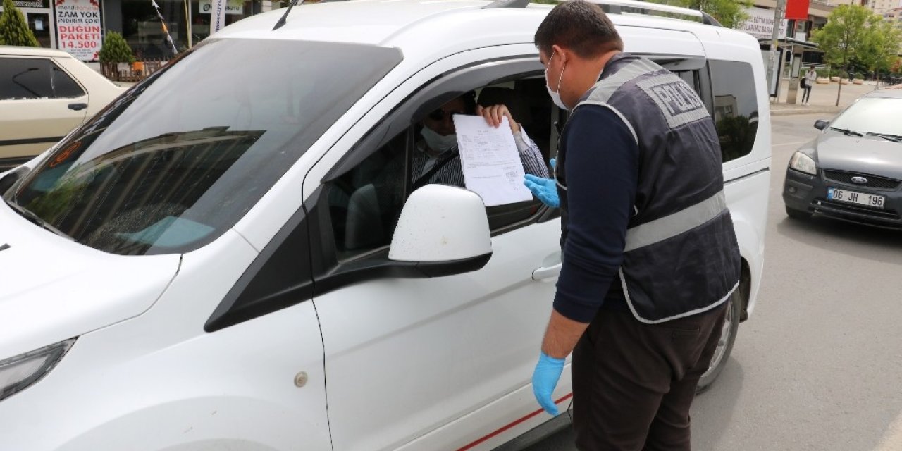 Polisin sokağa çıkma kısıtlama denetimi