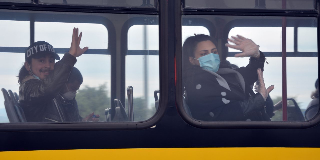 Azerbaycan'dan 182 Türk vatandaşı Malatya'ya getirildi