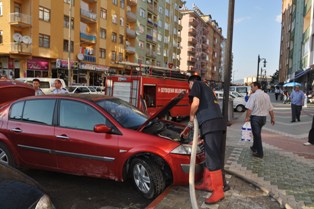 Seydişehir'de park halindeki otomobil yandı