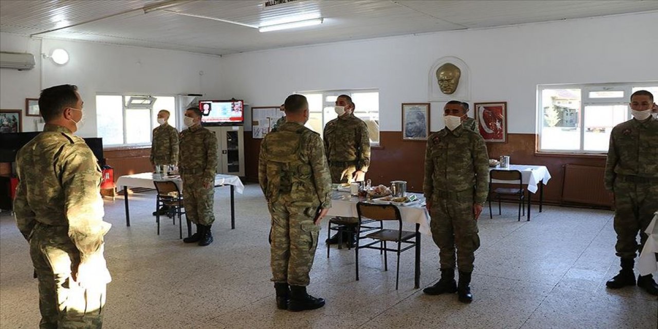 Hudut Karakolundaki Mehmetçiğin İftarı