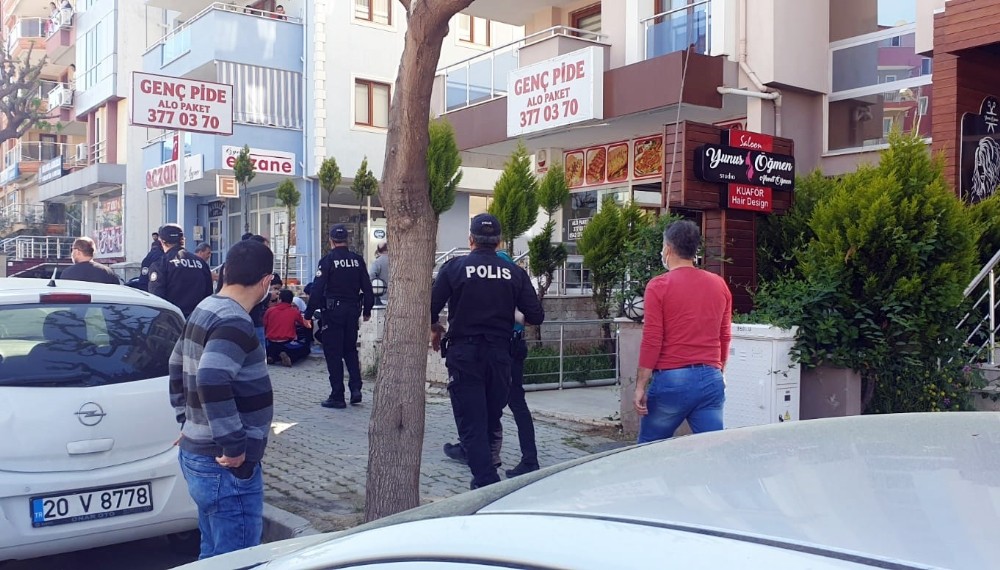 Komşusunu bıçakladı! Hiç bir şey olmamış gibi evine gitti!