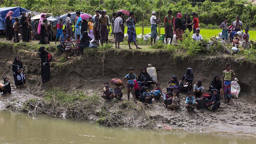 HRW'den Bangladeş'e çağrı! 'Arakanlı Müslümanları kabul et'