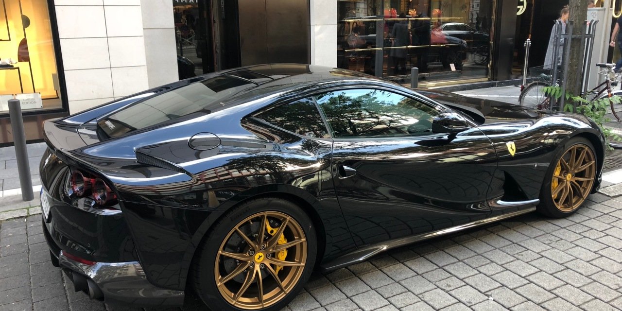 Ferrarisi Var Bin Liralık Yardıma Başvurdu