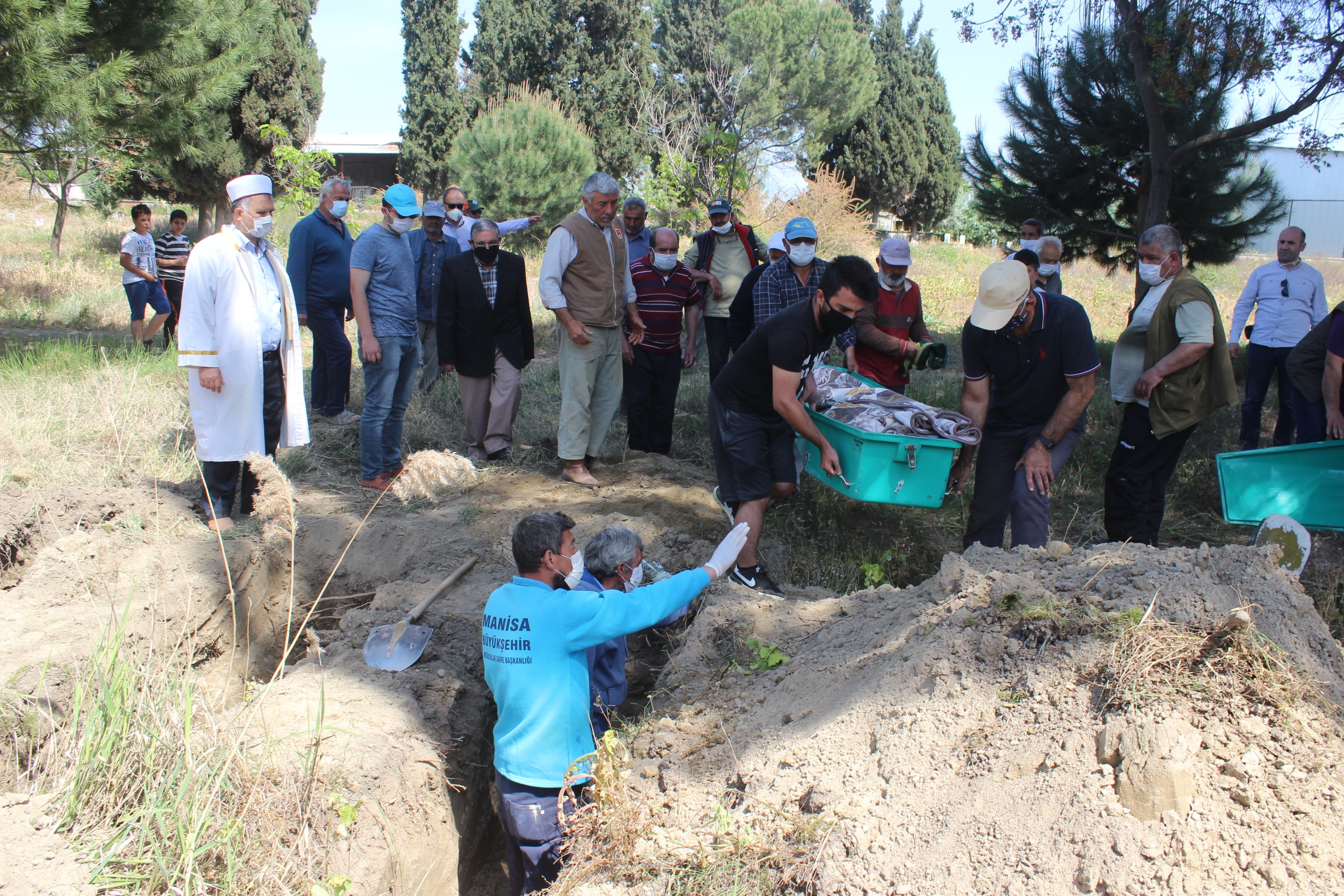 Manisa'daki cenazeler toprağa verildi