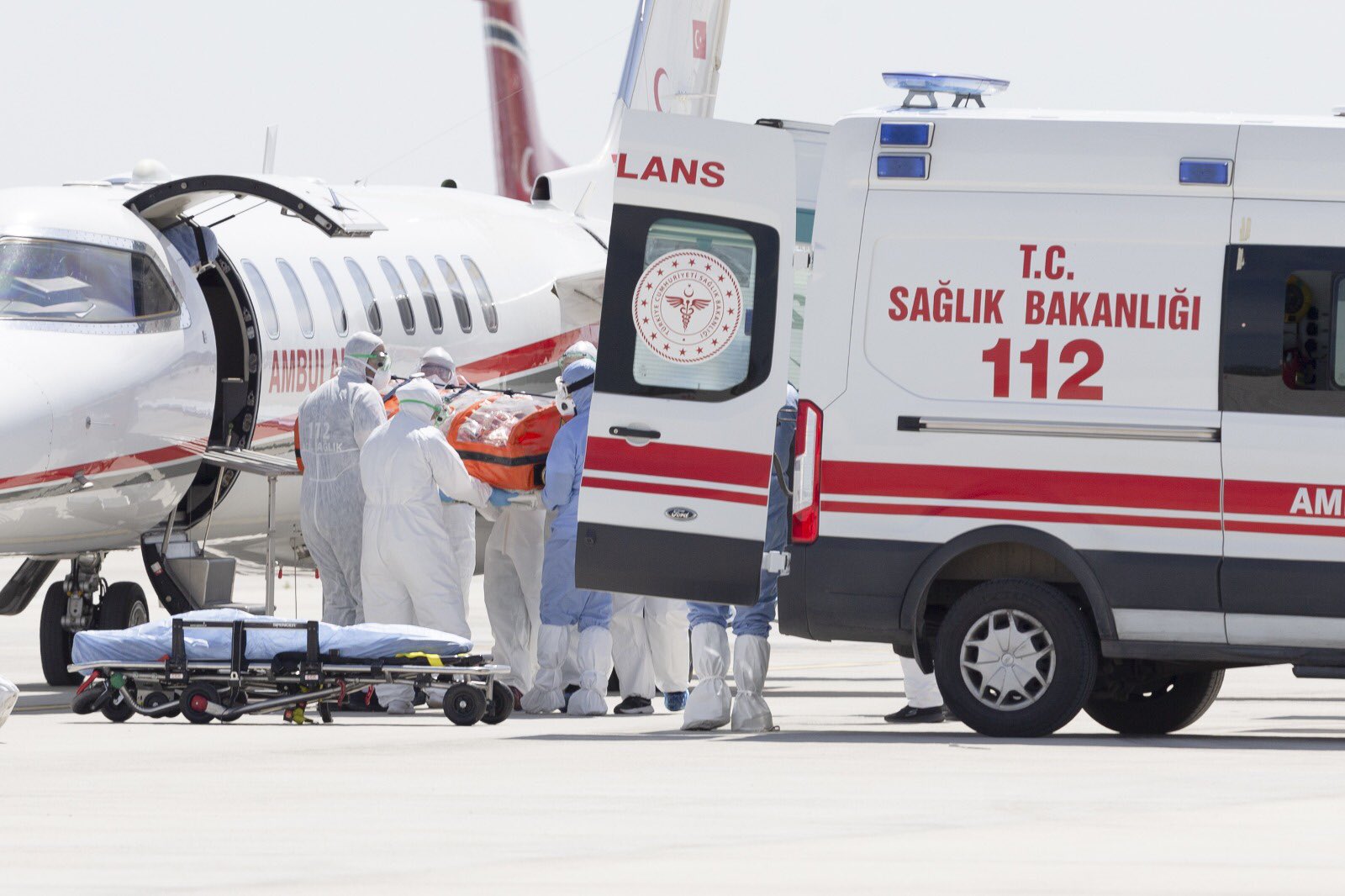 Ambulans uçağımız yurda 2018'de 84, 2019'da 76 hasta getirdi