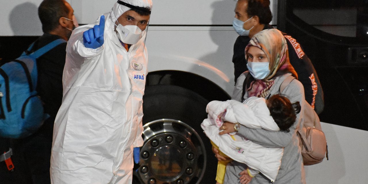 Katar'dan 291 Türk vatandaşı getirildi