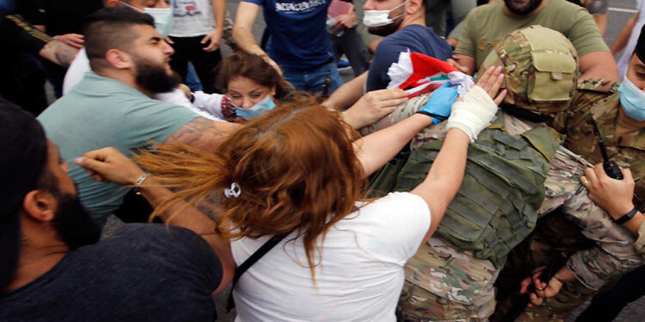 Lübnan'da işler iyi gitmiyor halk sokaklardan içeri girmiyor