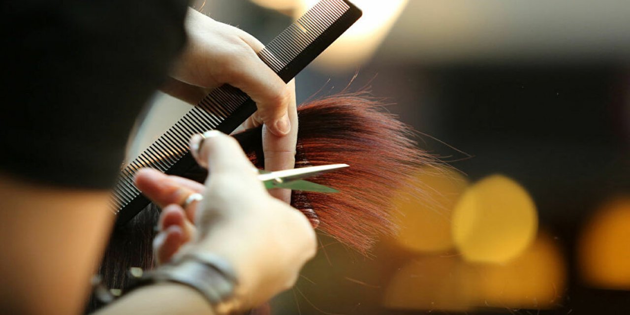 Berberlerde ve kuaförlerde faaliyet ilk olarak sağlık çalışanlarıyla başlayacak