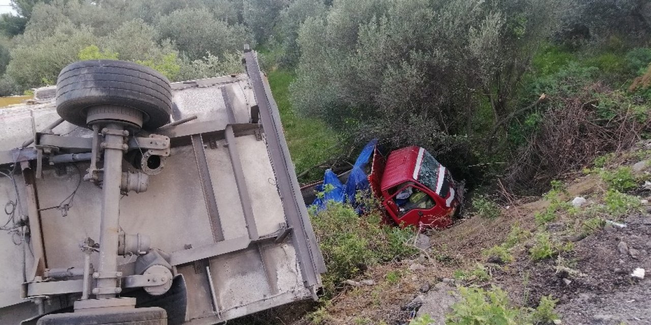 Çanakkale’de İki Kamyon Çarpıştı 6 Yaralı Var