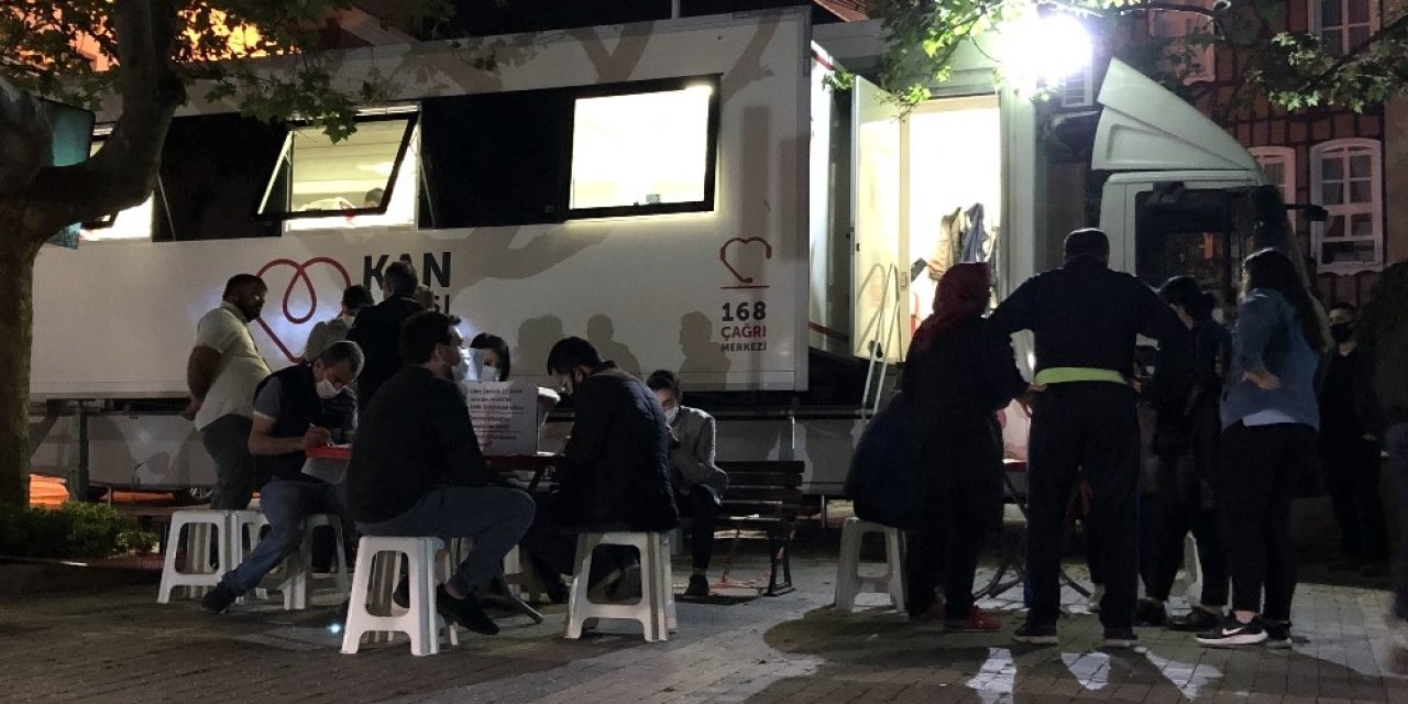 Vatandaşlar kan vermek için Kızılay’a akın etti