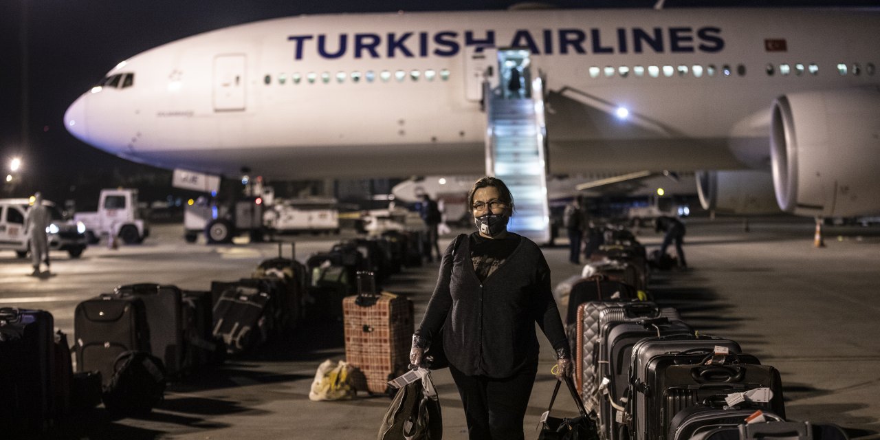 Maldivlerdeki Türk vatandaşları yurda döndü