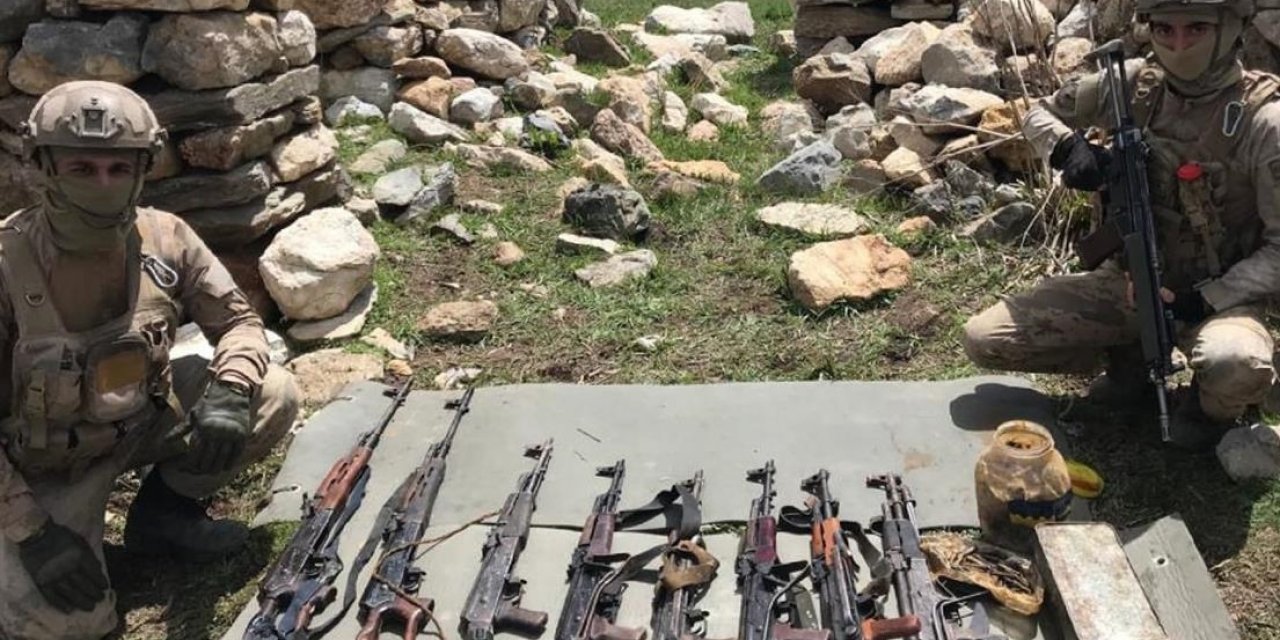 Çözülme Devam Ediyor Aranan Terörist Teslim Oldu