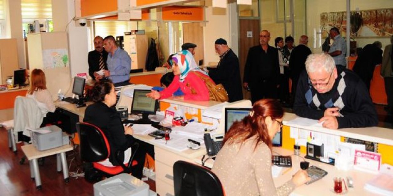 Banka şubeleri pazartesi günü açık olacak mı?