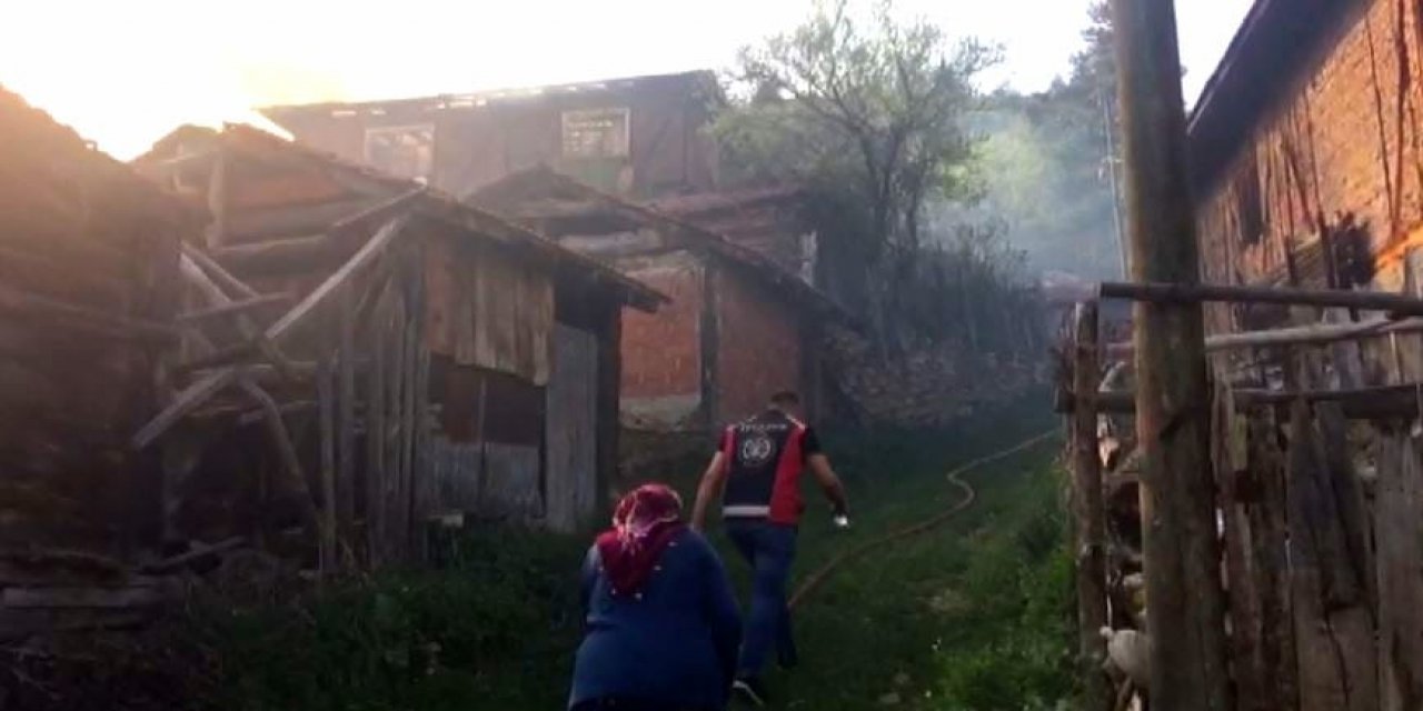 Karabük'te yangın! İki katlı ev kullanılmaz hale geldi