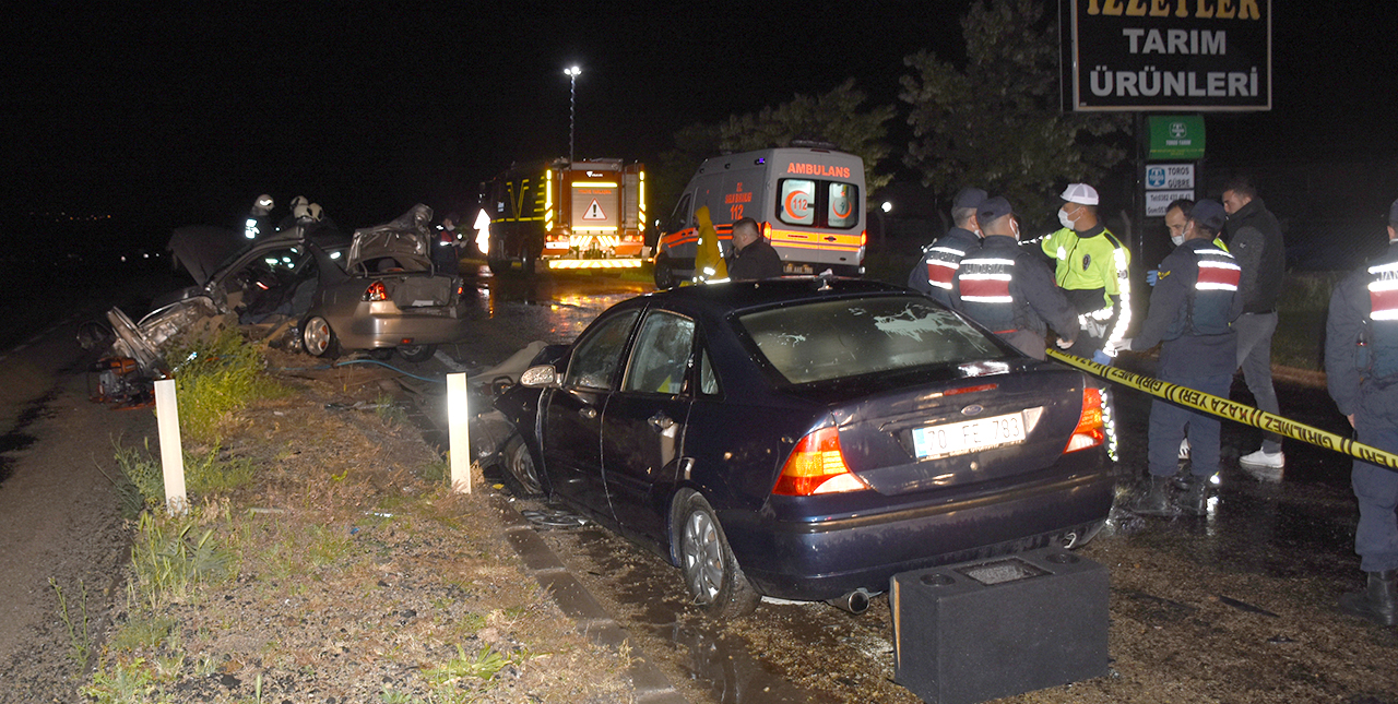 Aksaray'da gece yarısı feci kaza! 1 ölü 3 ağır yaralı