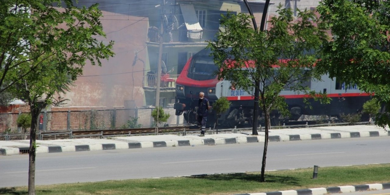 Manisa'da yükselen dumanlar panik yarattı gerçek sonra anlaşıldı
