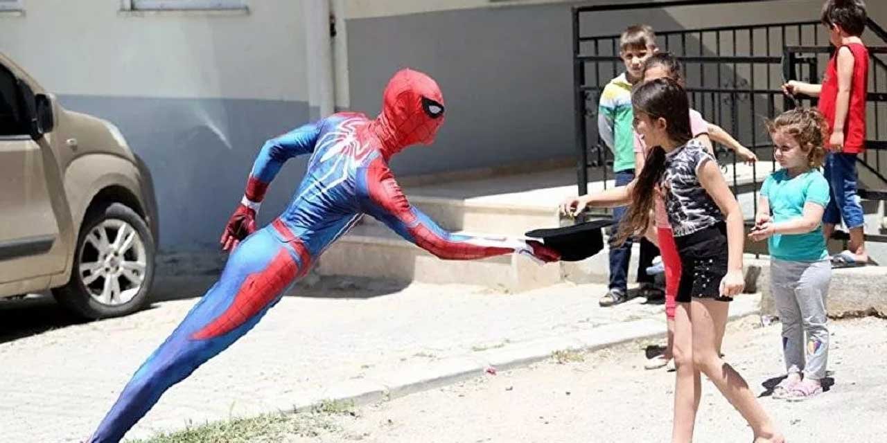 Örümcek Adam Antalya'da