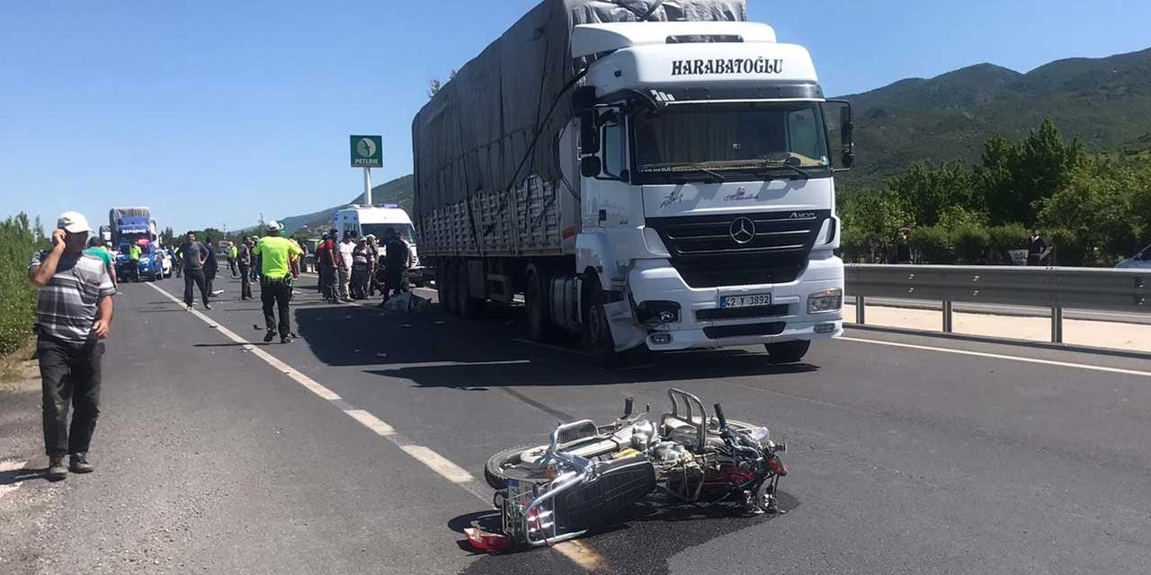 Konya feci kaza! 2 çocuk yaralandı anne ve babası can verdi