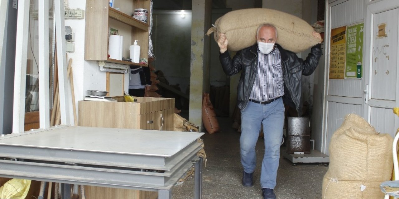 Eve kapanan halk fındığa hücum edince fiyat katladı