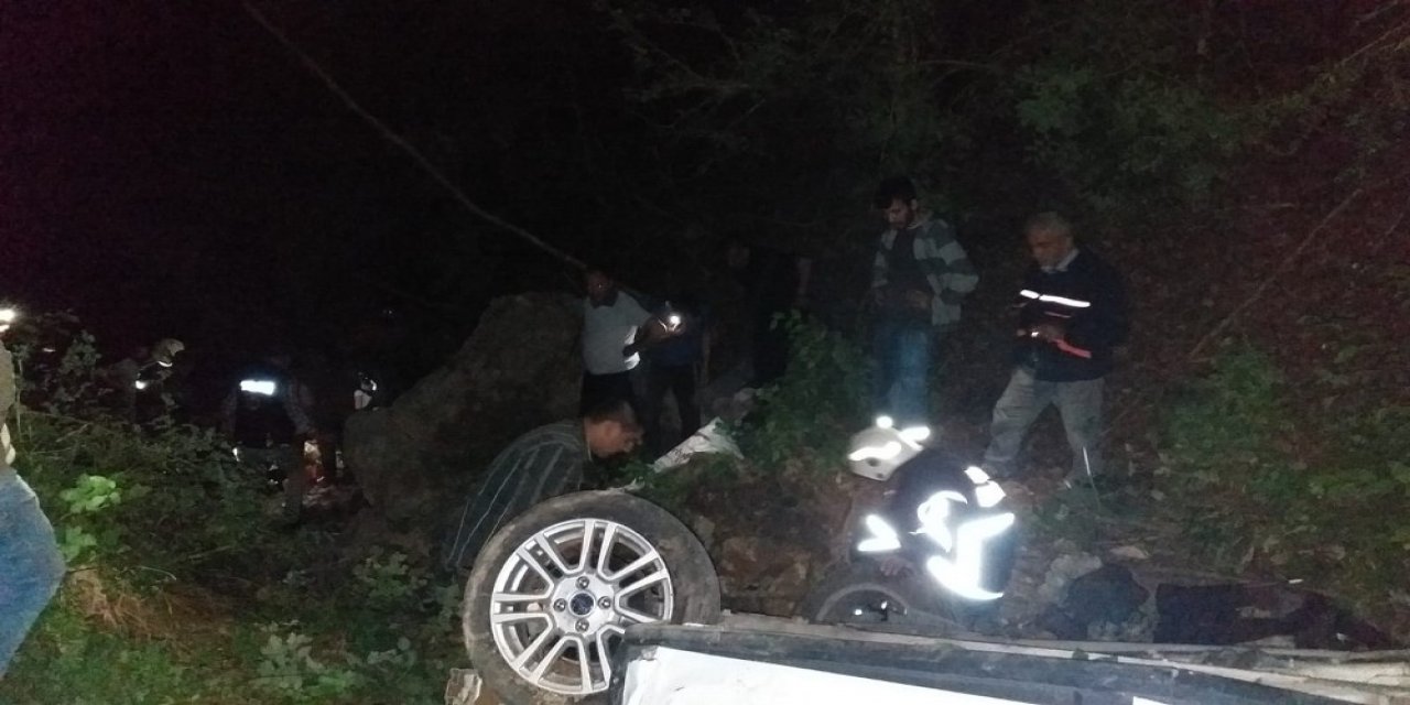 Otomobil uçuruma yuvarlandı! 3 kişi öldü 4 kişi yaralandı