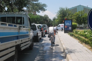 Sürücüler bu billboarddan şikayetçi