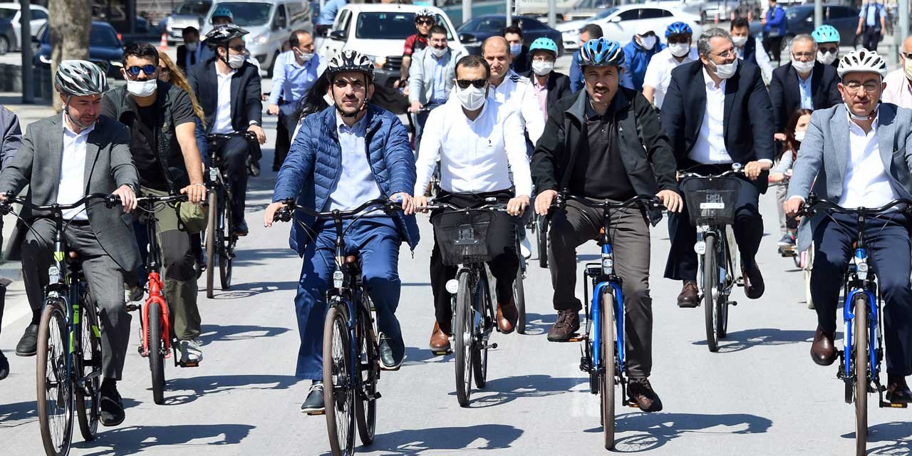 Konya Büyükşehir Belediye Başkanı Uğur İbrahim Altay Twitter’da olay oldu