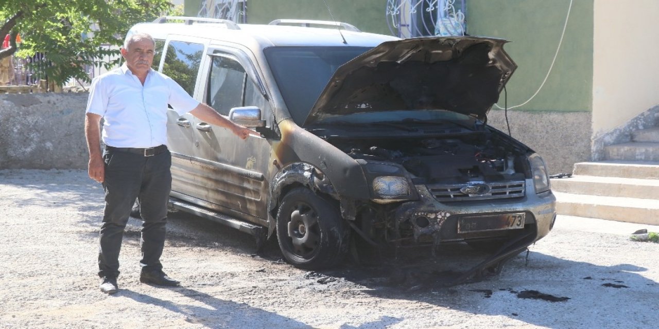 Serbest kalan hırsızlar soluğu kendilerini yakalatan muhtarda aldı