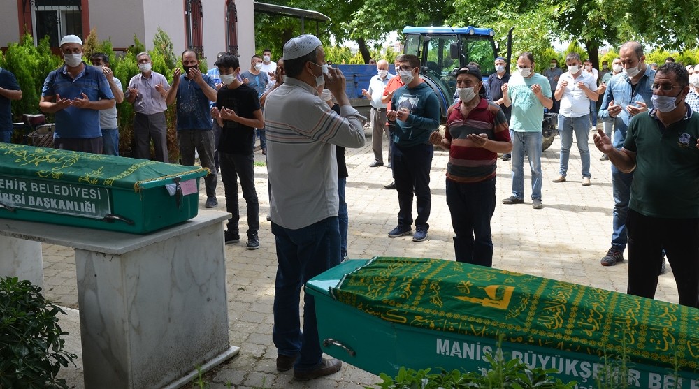 İki kardeş birlikte öldüler yan yana defnedildiler