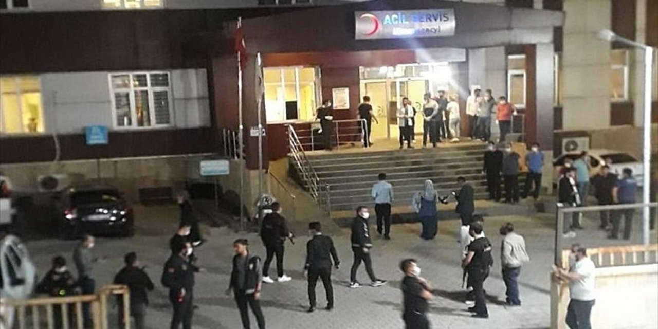 Van'da teröristler işçi servisine saldırdı! 2 işçi hayatını kaybetti