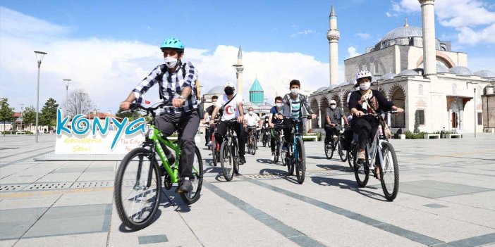 Konya Tren Garı'ndan başladılar bisikletle Konya'yı turladılar